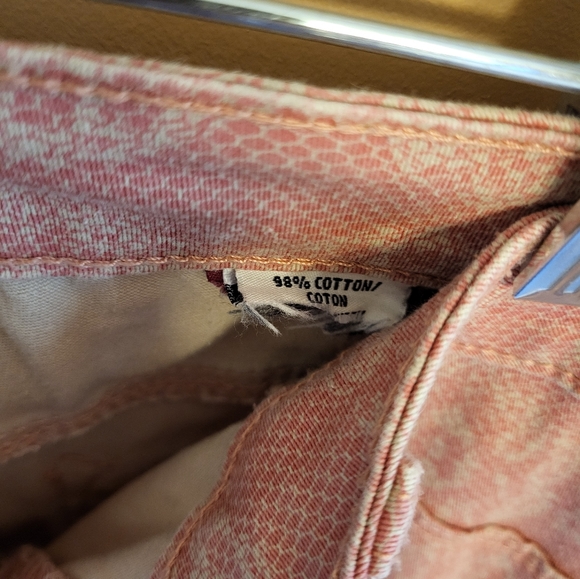 RW&CO. Clara ankle pants size 30. Dusty pink with neutral tone lace print. - Picture 5 of 5